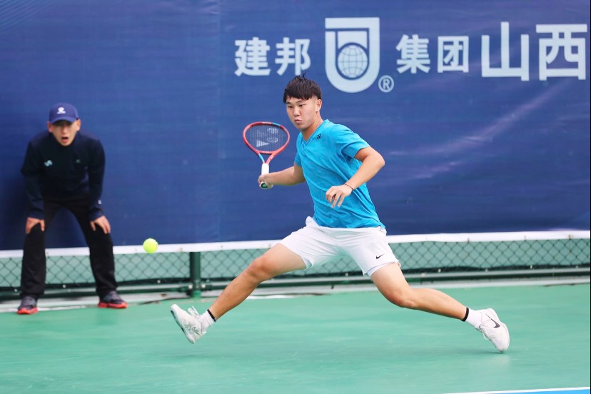 陆鹏宇(右)吴易昺(左)与莫业聪(右)单双打正赛签表10月15日赛程(转自